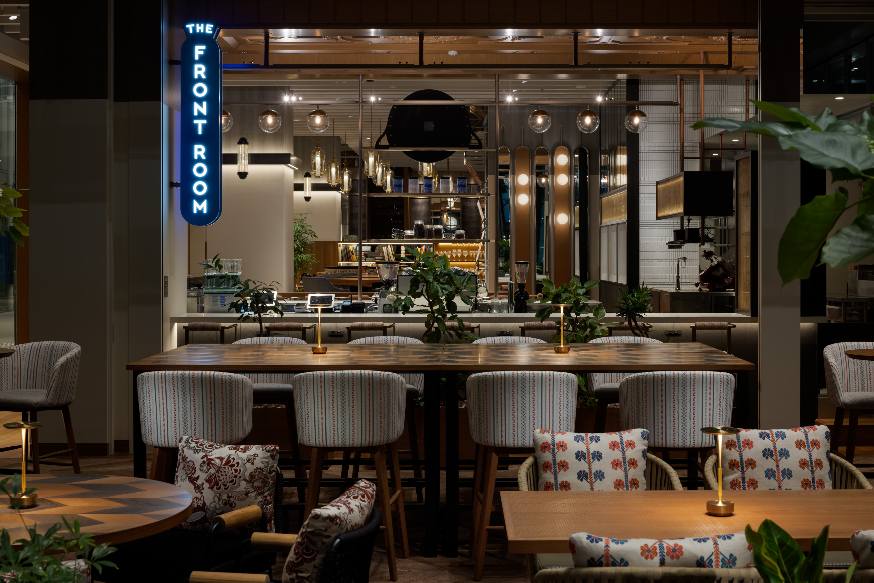 HUGEが運営するレストランの様子