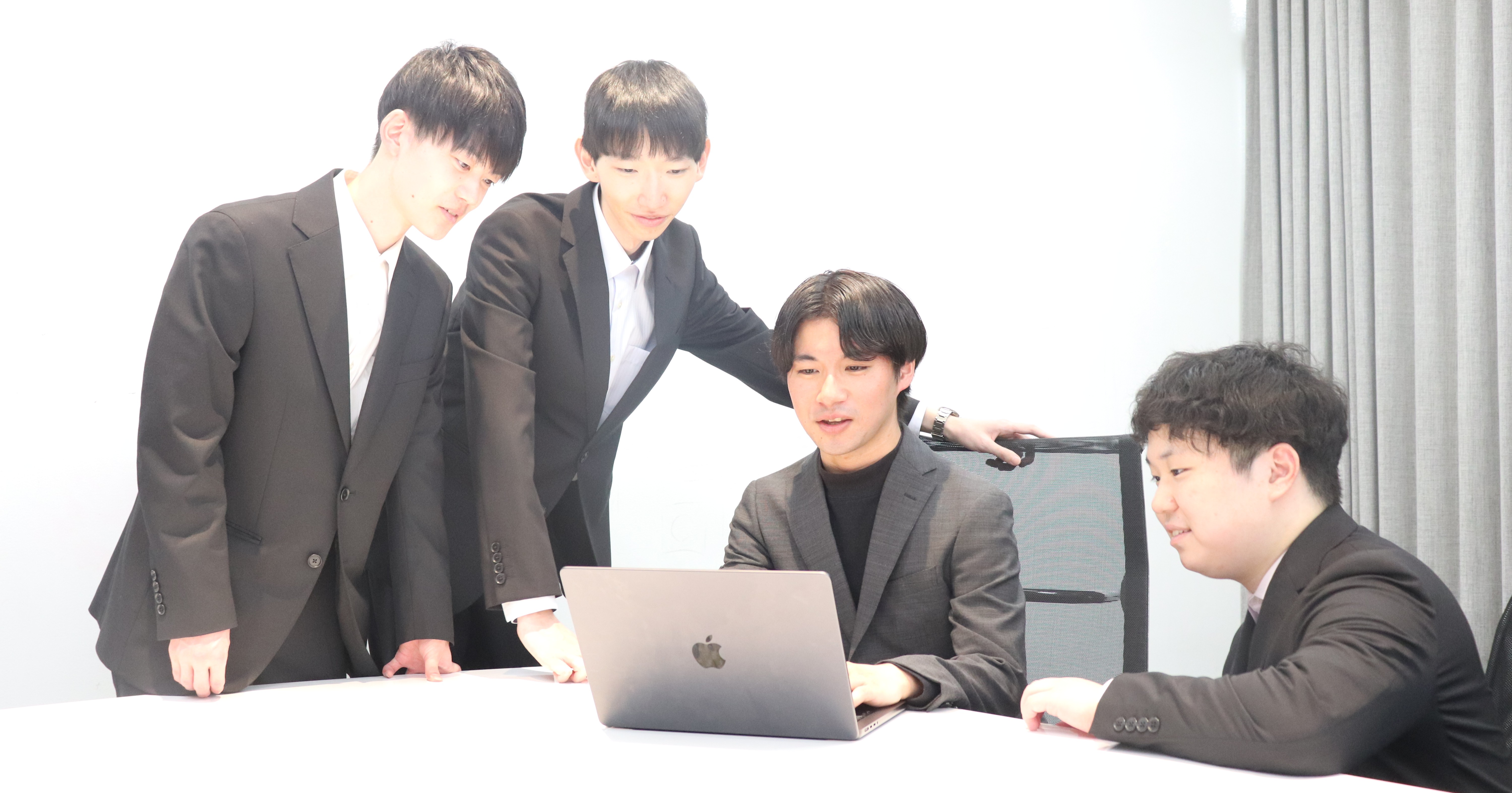 【東大松尾研発】CEO直下!大手企業戦略立案に向けたSales/AIコンサルタント募集